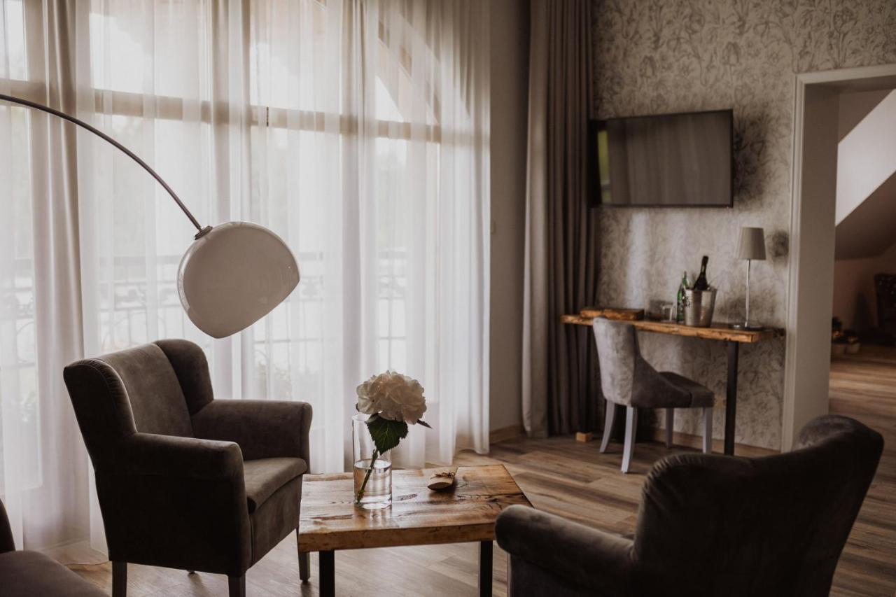 Winny Dworek Sulechów Buitenkant foto