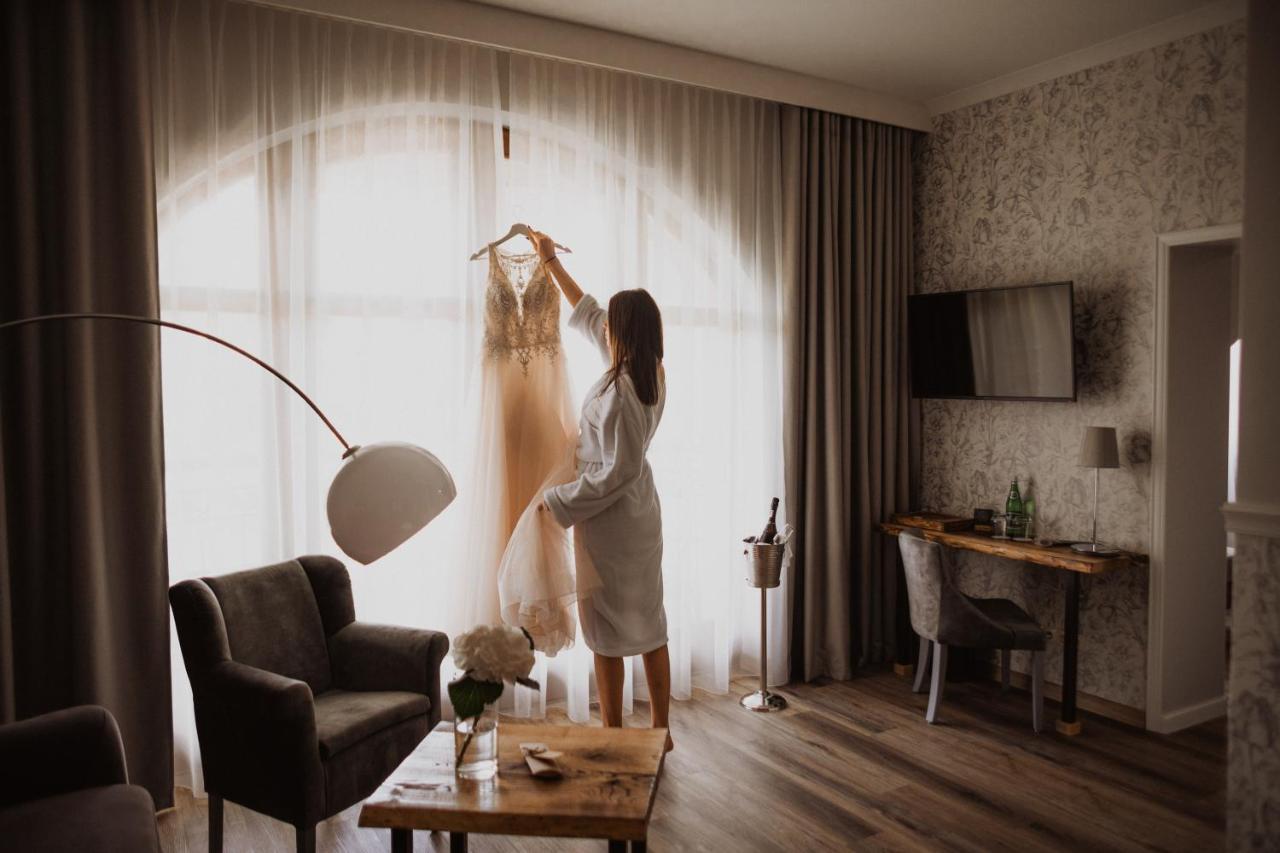 Winny Dworek Sulechów Buitenkant foto